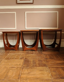 k-772-f アンティークタイルトップネストテーブルの横