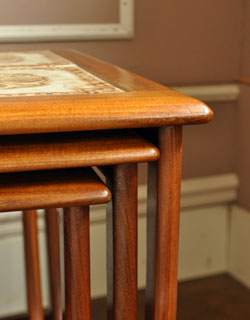 k-772-f アンティークタイルトップネストテーブルの収納時