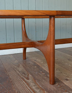 k-802-f アンティークコーヒーテーブルの脚元