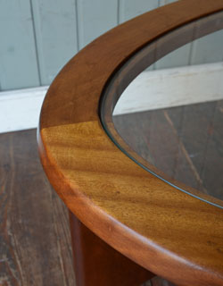 k-802-f アンティークコーヒーテーブルのキズ