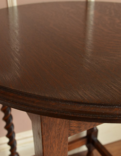 k-846-f アンティークオケージョナルテーブルの角