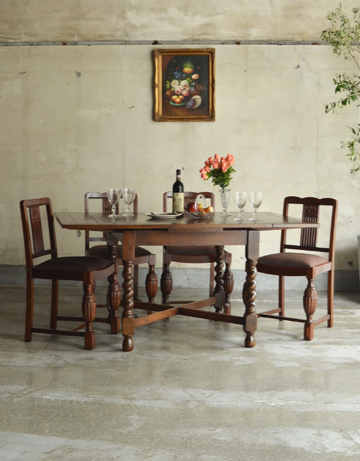 ロイドテーブル　アンティーク家具　美しい英国のアンティーク家具、ドローリーフテーブル（伸張式テーブル）。急な来客があっても、このテーブルがあれば安心！ゆったり使えてリラックスできますよ。(k-868-f)