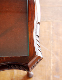 k-897-f アンティークネストテーブルの角