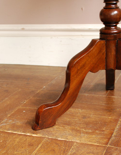 イギリスのアンティーク家具、ウォルナット材のティーテーブル(k