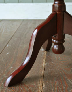 脚先までこだわっています。キチンとメンテナンスしているので安心してお使いください。(m-252-f) m-252-f アンティークのオケージョナルテーブル