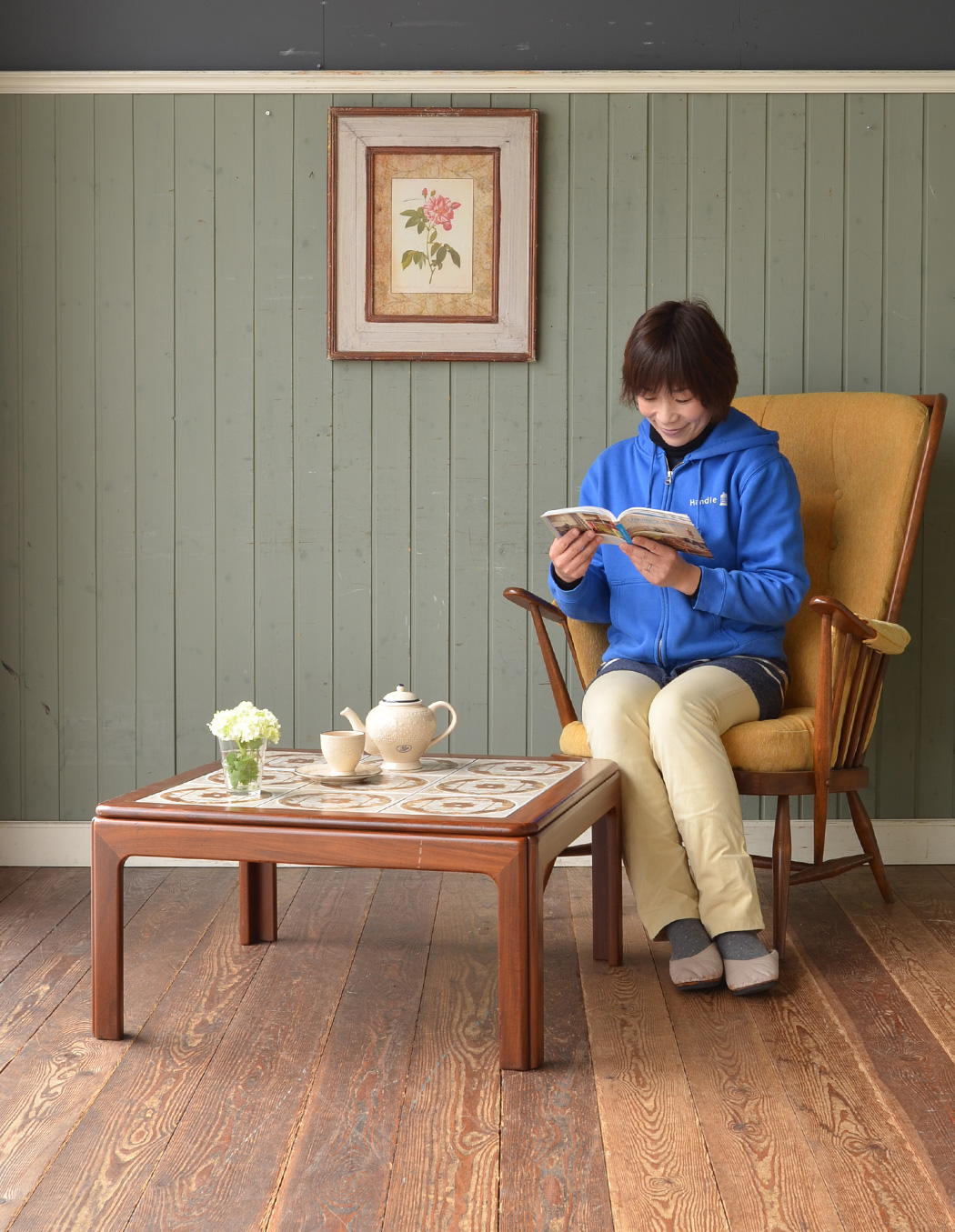 シンプルなアンティーク家具、G-PLANのタイルトップのコーヒー