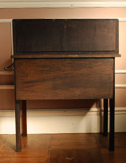 美しいタイルと天然石にうっとり
アンティーク　ウォッシュスタンド