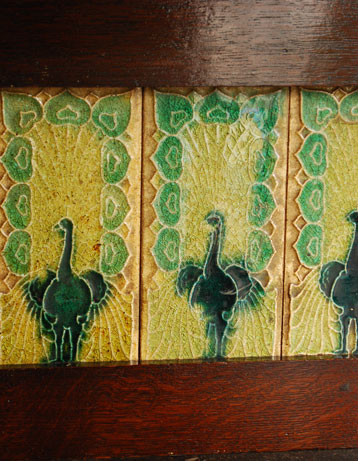 美しいタイルと天然石にうっとり
アンティーク　ウォッシュスタンド