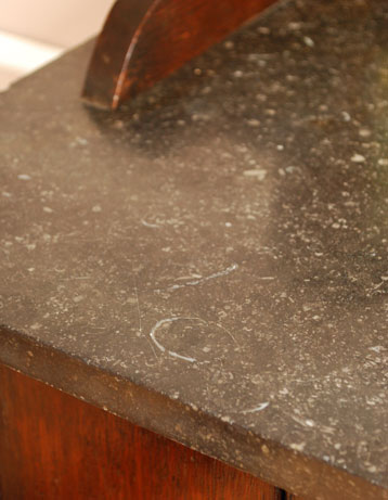 美しいタイルと天然石にうっとり
アンティーク　ウォッシュスタンド