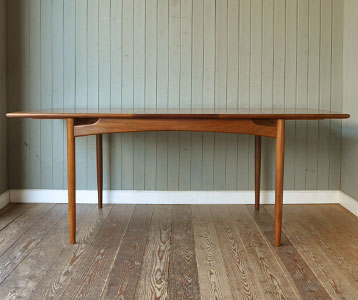 q-173-f アンティーク テーブル（G-plan） 