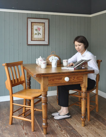 q-182-f アンティークテーブル