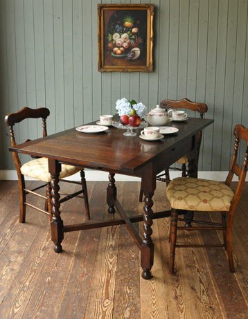 q-205-f アンティークドローリーフテーブル