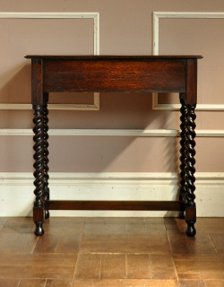 q-340-f アンティークデスクの後ろ