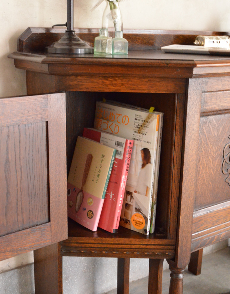 q-390-f アンティークチェアインデスクの扉内