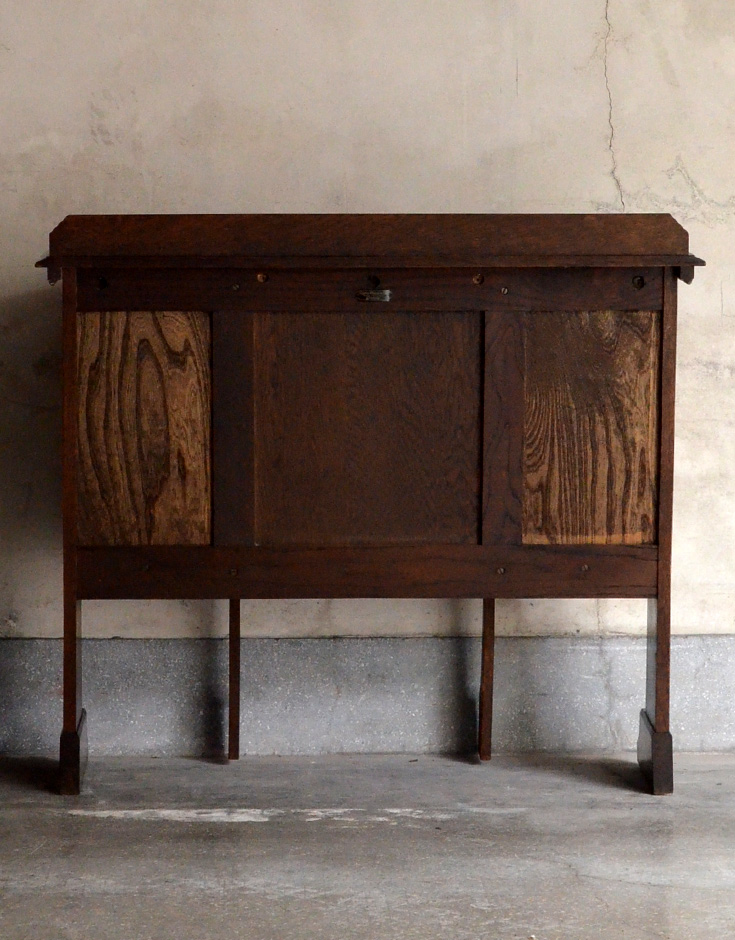 q-390-f アンティークチェアインデスクの後ろ