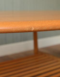 アンティークのため、多少のキズがある場合があります。使用上には問題ありませんのでご安心ください。(x-448-f) x-448-f アンティークのアーコールコーヒーテーブル