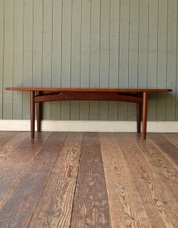 x-495-f アンティークコーヒーテーブルの正面