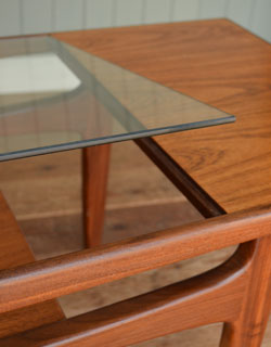 x-496-f アンティークコーヒーテーブル（G-plan）のガラス