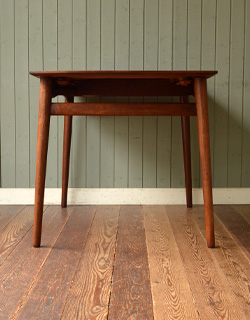 x-539-f アンティーク伸張式ダイニングテーブル（DALESCRAFT）の横