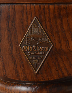オールドチャーム　アンティーク風　英国スタイルのアンティーク風家具、オールドチャームのドローリーフテーブル（伸張式）。「Old Charm」のタグが付いています。(y-129-f)