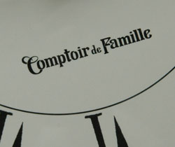 ミラー・時計　インテリア雑貨　コントワール・ド・ファミーユのウォールクロック。「コントワール・ドゥ・ファミーユ」のロゴが入っています。(CF-66)