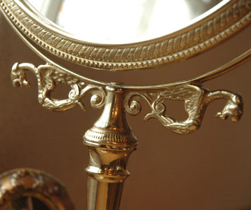ミラー・時計　インテリア雑貨　真鍮置き型ミラー＊丸型。繊細で上品な装飾。(n8-001)