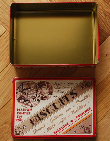 コントワールドファミーユ　インテリア雑貨　コントワール・ド・ファミーユのティン缶（レクタングル）。どこから見ても可愛いティン缶。(cf-514)
