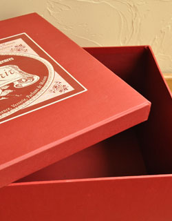 コントワールドファミーユ　インテリア雑貨　コントワール・ド・ファミーユのプレゼントボックスセット。コントワール・ド・ファミーユらしい落ち着いた赤が可愛いBOX４個セットでお届けします。(cf-519)