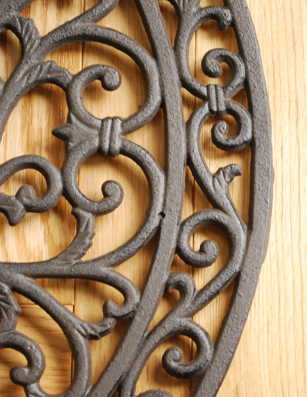 玄関雑貨　インテリア雑貨　ハーフムーンのアイアンマット　アイアン製玄関マット。アイアン製ならではの素材感が素敵な玄関マット。(n15-004)