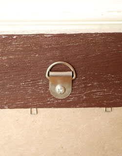 ミラー・時計　インテリア雑貨　ミラーフレーム　レクタングル。裏面には壁に掛ける金具が付いているので、簡単に取り付けることができます。(n8-020)