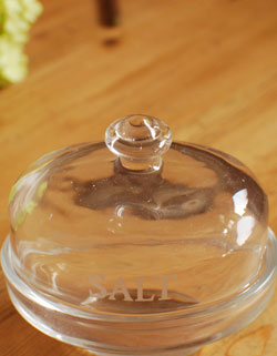 ダイニング雑貨　インテリア雑貨　リトルドーム（ソルト）。ガラス製の取っ手がキュートなデザインです。(n3-041)