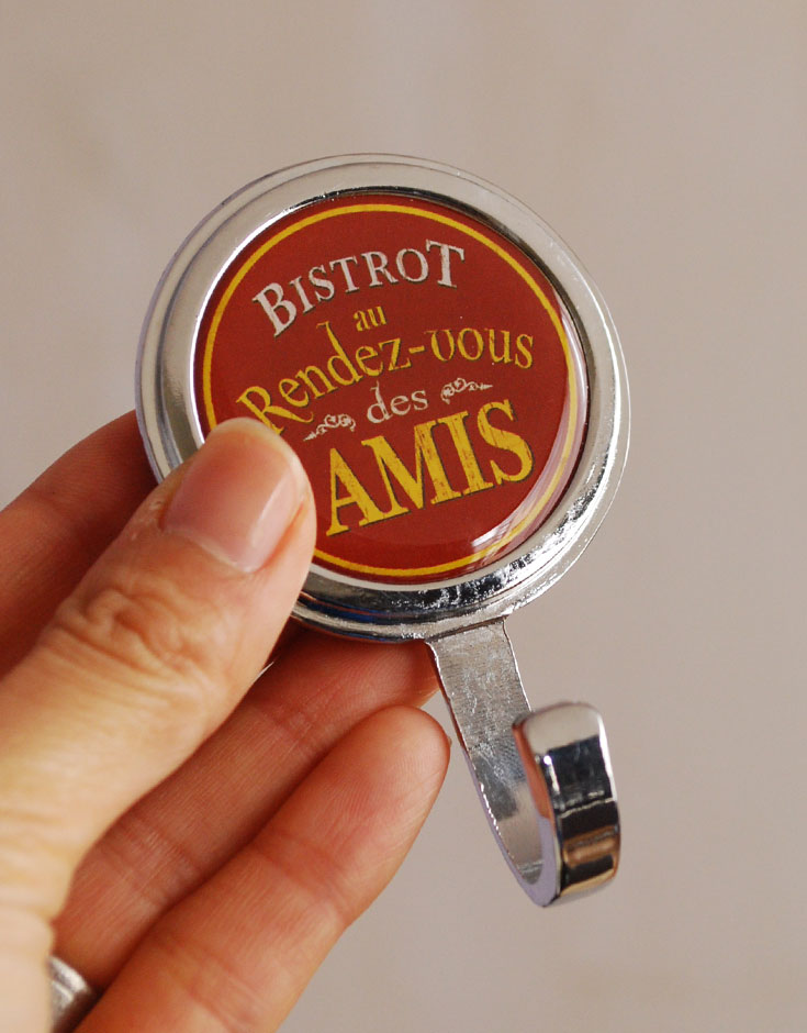 キッチン雑貨　インテリア雑貨　マグネットフック（BISTROT  Rendez-vous des AMIS）。玄関ドアにくっつけてキー専用にしてもいいかも・・・。(n4-024)