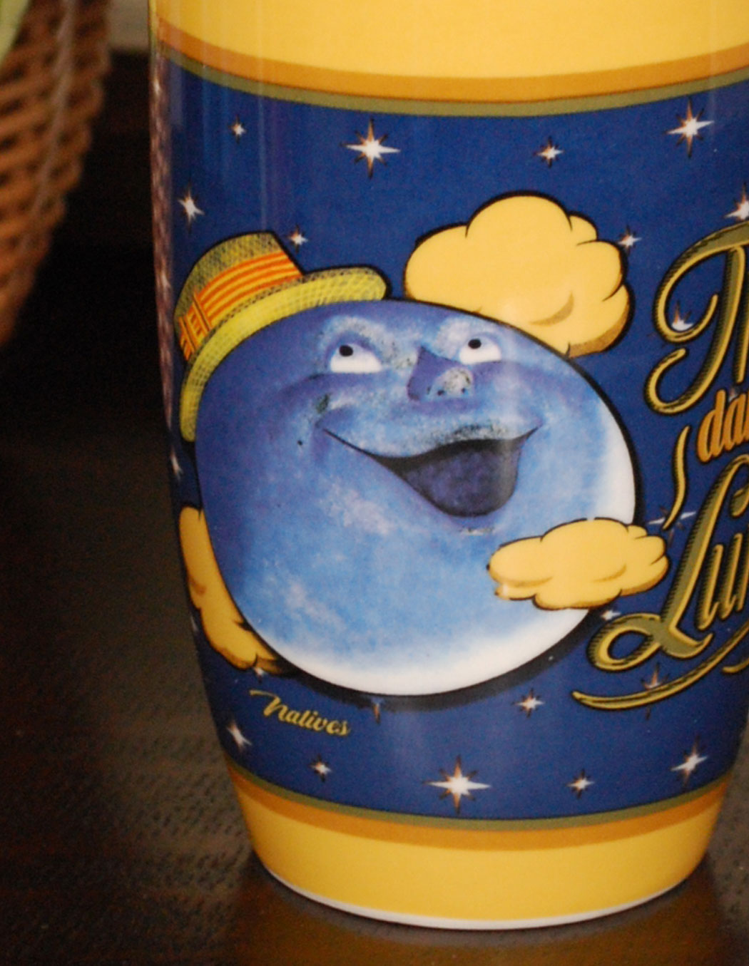 ダイニング雑貨　インテリア雑貨　フレンチポップなマグカップ（dans la Lune）。レトロでポップなデザイン。(n1-018)