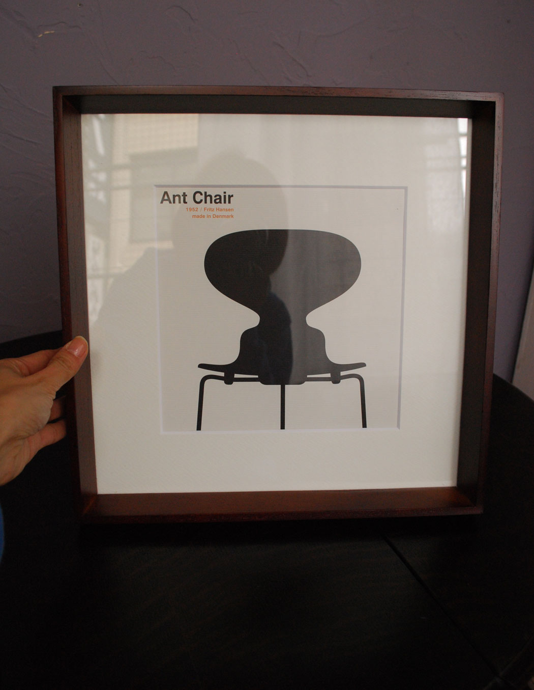 フレーム　インテリア雑貨　北欧インテリアにもオススメなシックなアートフレーム（Ant Chair）。>三本脚と可愛いフォルムがお洒落なフレームです。(n7-069)