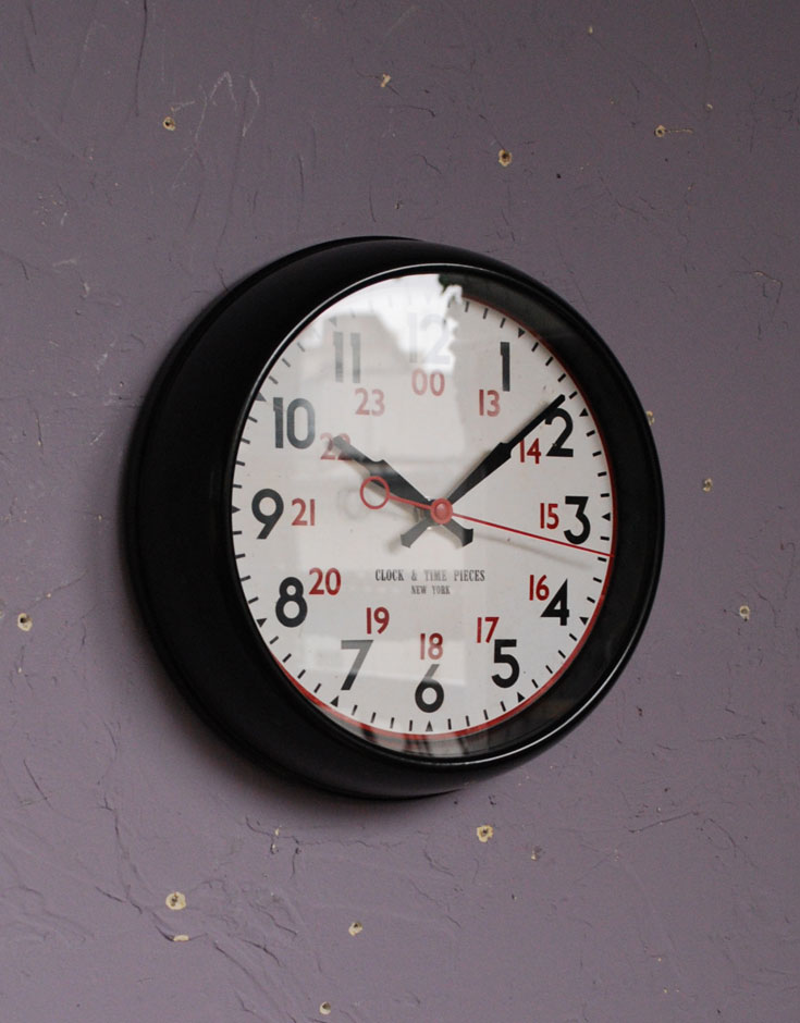 時計　インテリア雑貨　ウォールクロック (ブラック)　お洒落な壁掛け時計。針も、数字のデザインもお洒落です。(n12-052)