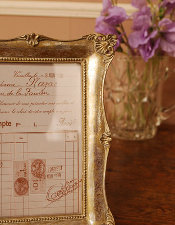 インテリア雑貨　ジュゼットフォトフレーム（シルバー）。このままディスプレイしても素敵なデザイン。(n-127)