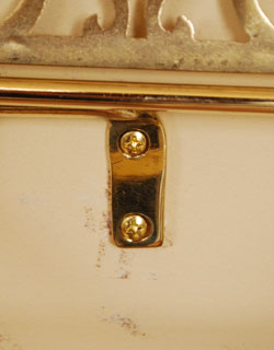 洗面・トイレ　住宅用パーツ　トイレットペーパーホルダー（ゴールド・ビス付き）。壁にビスで固定してお使いください。(sa-211)