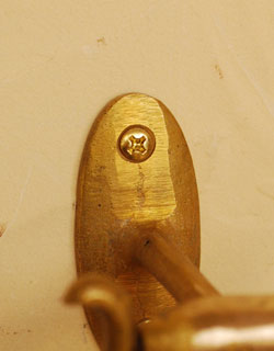 洗面・トイレ　住宅用パーツ　真鍮製の素敵なタオルリング（ゴールド・ビス付き）。壁にビスで固定してお使いください。(sa-411)