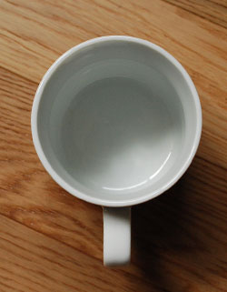 マグ・カップ＆ソーサー　インテリア雑貨　大きなドットが可愛いマグカップ（ネイビー）。上から見るとこんな感じです。(n1-020)