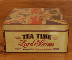 キッチン雑貨　インテリア雑貨　フレンチポップなティーストレージ缶（Lord Brian）。横側にも可愛いデザインがたっぷり。(n5-033)
