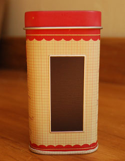 インテリア雑貨 フレンチポップなスクエア缶セット（bolle a croquer）。側面にはチョークで文字が書けるようになっています。(n5-031)