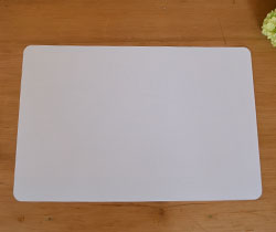 ダイニング雑貨　インテリア雑貨　フレンチポップなランチョンマット４枚セット。裏面は白色になっています。(n3-003)