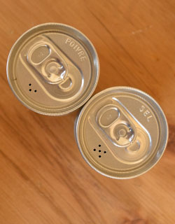 キッチン雑貨　インテリア雑貨　フレンチポップなソルト＆ペッパー缶。塩コショウもたっぷり入るサイズです。(n4-032)