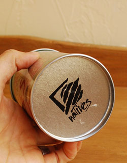 キッチン雑貨　インテリア雑貨　フレンチポップなパウダー缶（Ptisserie de Paris)。裏はメーカーのロゴが入っています。(n4-031)