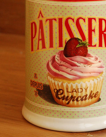 ダイニング雑貨　インテリア雑貨　フレンチポップなユーテンシルポット（lady cupcake)。キッチンポットとしてだけではなく、フラワーベースとして使ってもgood!【 サイズ 】直径10×高さ13.7cm。(n4-015)