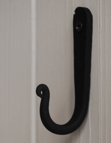 フック・フックボード　住宅用パーツ　真鍮の小さなフック （Ｊタイプ・ブラック・M）。シンプルなデザイン。(u-708-v)