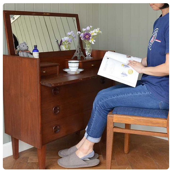 ライティングドレッサー