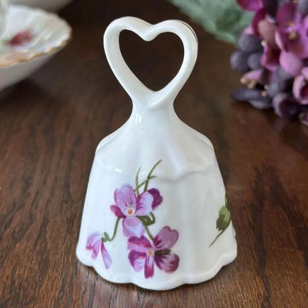 陶磁器のアンティークベル